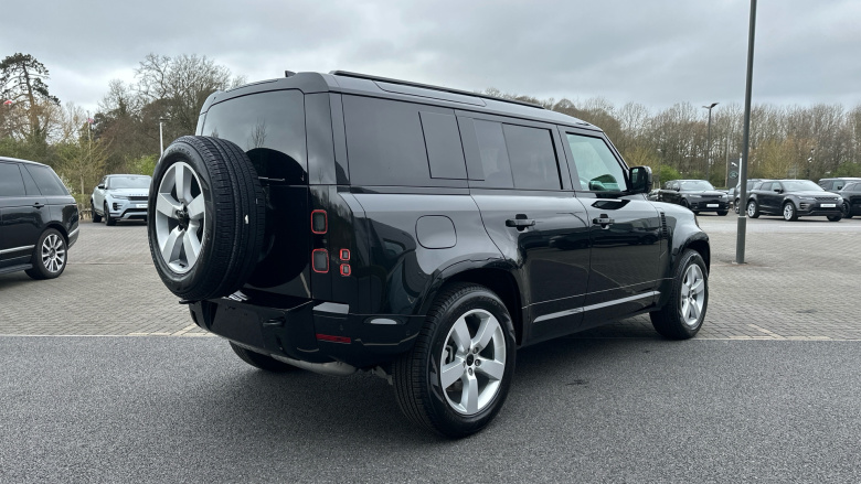 Land Rover Defender 3.0 D350 X-Dynamic SE 110 5dr Auto Diesel Estate